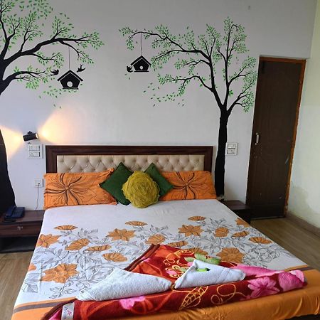 Joshi Holiday Home Stay لانسداون المظهر الخارجي الصورة