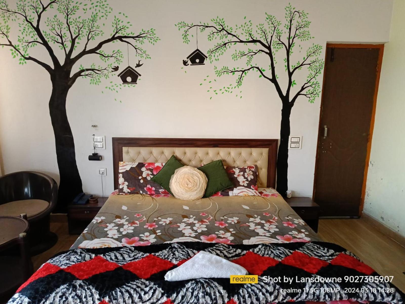 Joshi Holiday Home Stay لانسداون المظهر الخارجي الصورة