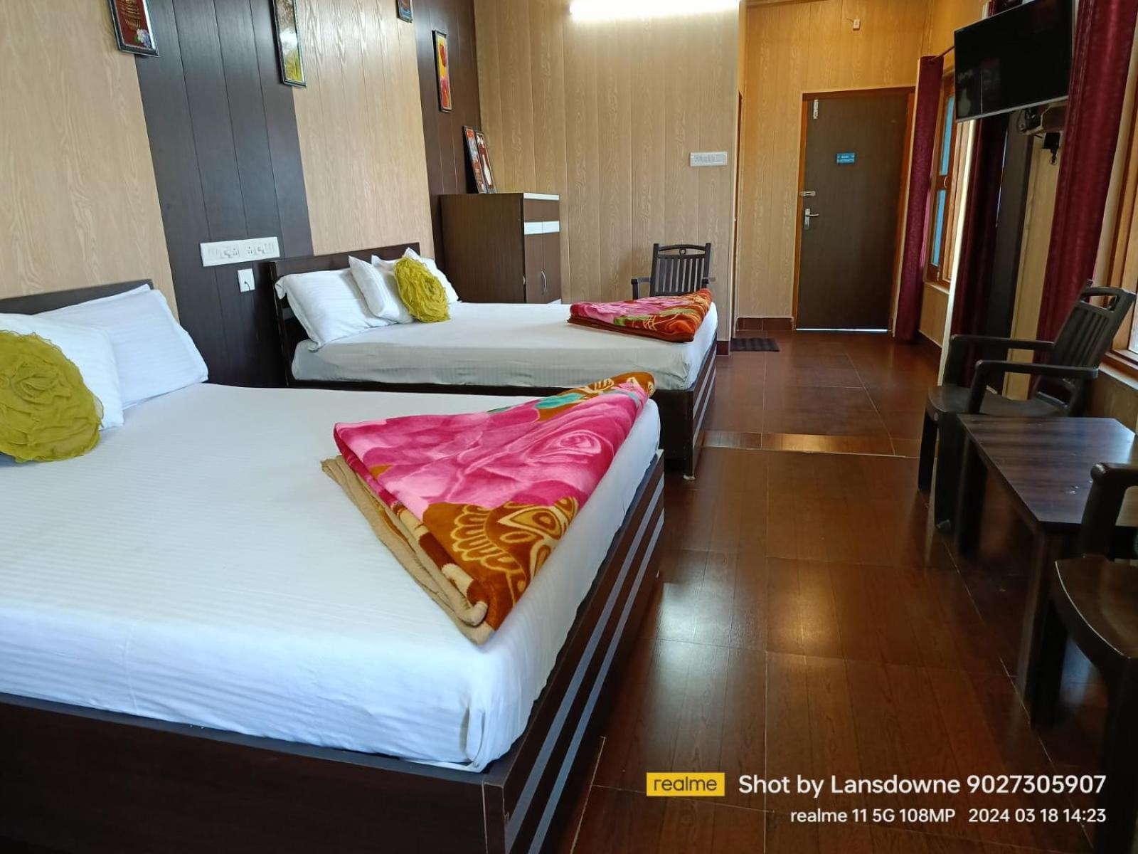 Joshi Holiday Home Stay لانسداون المظهر الخارجي الصورة