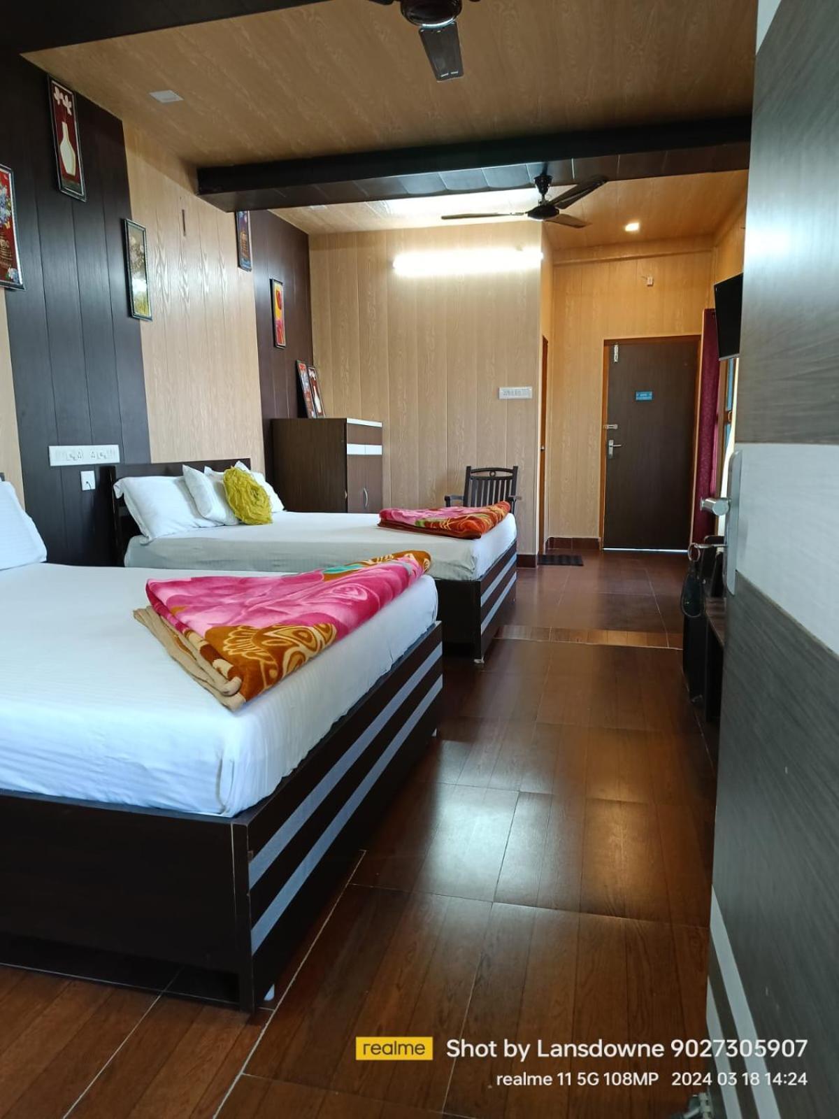 Joshi Holiday Home Stay لانسداون المظهر الخارجي الصورة