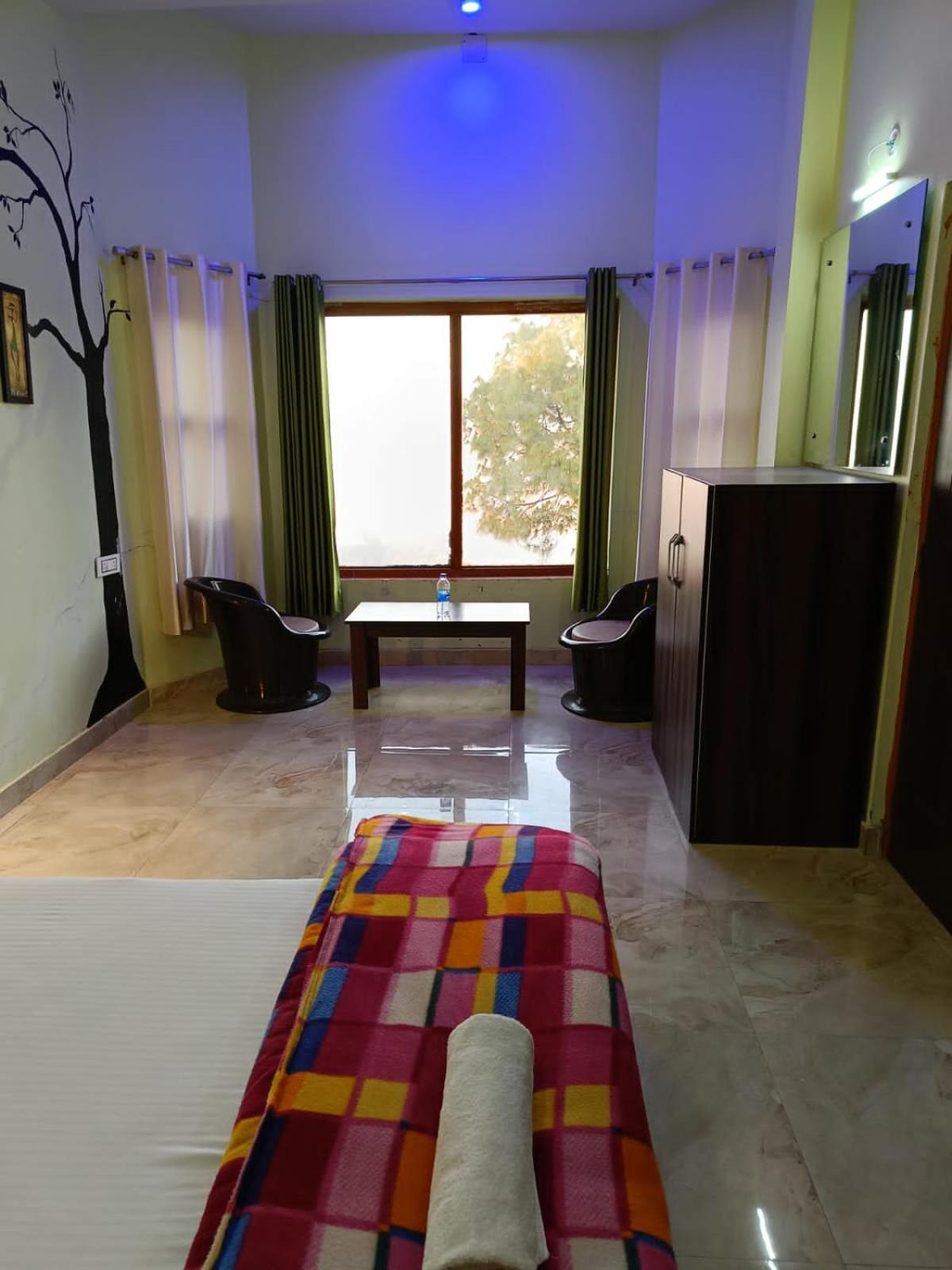 Joshi Holiday Home Stay لانسداون المظهر الخارجي الصورة