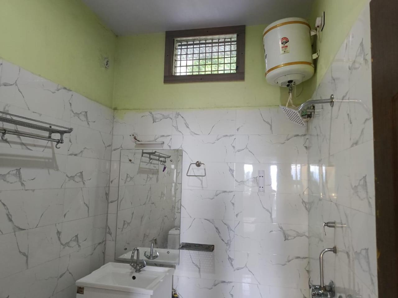 Joshi Holiday Home Stay لانسداون المظهر الخارجي الصورة